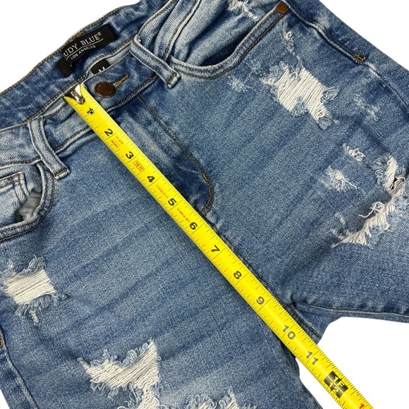 Judy Blue Jean Shorts Women’s Medium Rolled Hem Distressed Blue Denim JB150024 - Picture 9 of 10